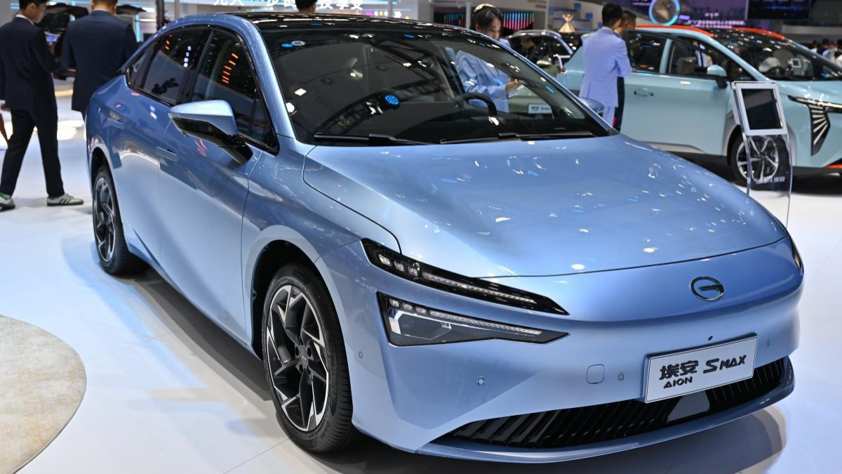 埃安AION S MAX对比深蓝SL03，谁会是15万元级别最好的纯电轿车？